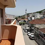 Brisku Rooms
