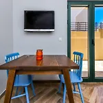 El Mar Apartments