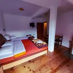 Hotel Lovac