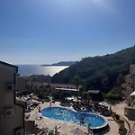 Charming Apartment Near Beach