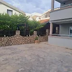Sea House Apartments