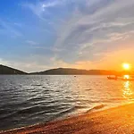 Kumbor Happy Place