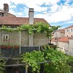 Stan Stari Grad Budva