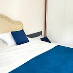 Charming Apartment Near The Beach
