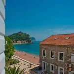 Piazza Apartments 2