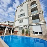 Mila & Aleksandr Apartments