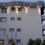 Rooms & Apartments Anka