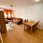 Azra Apartment City Kvart