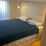 Comfort Central Point Apartment