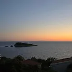 Villa Miki