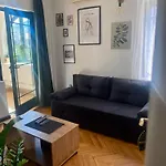 Lola Home