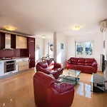 Apartments Sunny Family