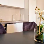Seabreeze Apartment & Garage