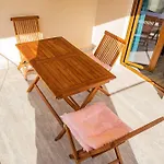 Azzuro - Cozy Studio With Balcony Near Beach