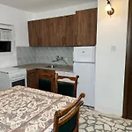 R&B Apartments