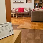 Luka'S Blok 9 Apartment