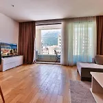 Victoria Apartments