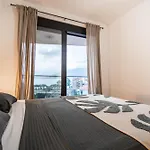 Видовые Апартаменты В Здании Manor