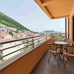 Sunny Three-Bedroom Apartment In Budva