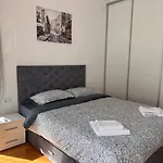 Status Complex Apartments New