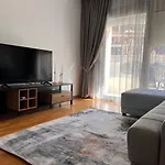 Status Complex Apartments New