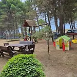 Saranda Beach Bungalow