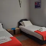 Apartments Villa-G Lustica