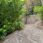 Villa Ana