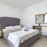 Demiri Apartments