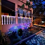 Mdm House
