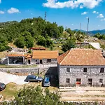 Stara Kuca
