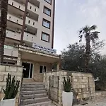 Dale Apartment 57