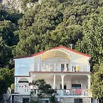 Azzure Apartment