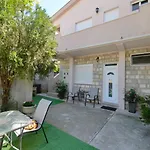 Sapphire View Apartment