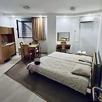 Lobo Apartments
