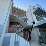 Acacia Hill B6