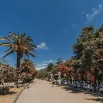 Le Petit Chateau
