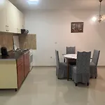 Tara Aparmani