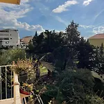 Soba Sa Zajednickim Kupatilom