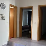 Luna Apart 2