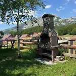 Holiday Homes Durmitorski Gaj & Rent A Quad