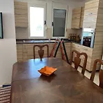 Apartment Miricle By The Sea 2