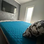 L&M Sea View Apartment