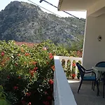 Vesela Vila