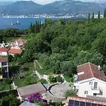 Stone Circle Apartments