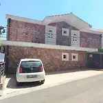 Contessa Apartments