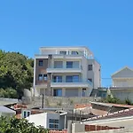 Apartments Hollaj