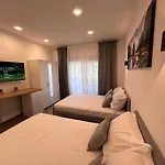 Twins Apartments
