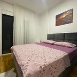 Crown Apartment