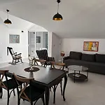 Quince Luxury Apartment